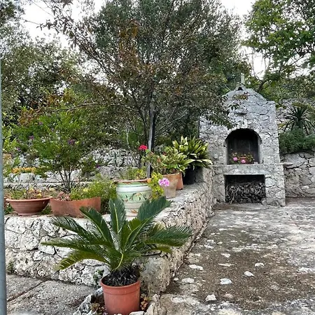 Villa Cuti Senior Villa Castro (Lecce)