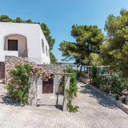 Villa Cuti Senior Castro (Lecce)